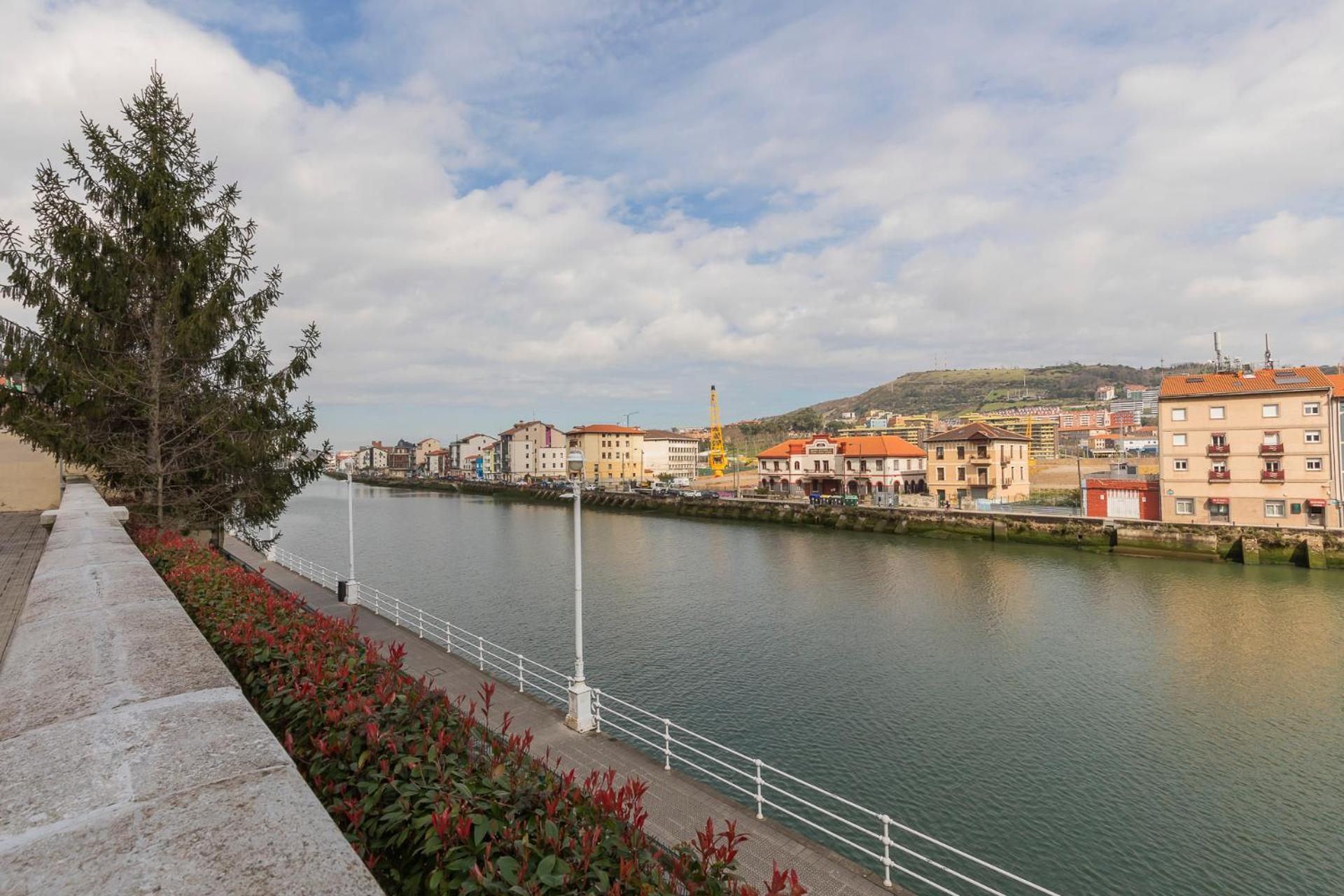 Akomodat En Apartamento Luminoso Junto Al Paseo De La Ria Bilbao Exteriör bild