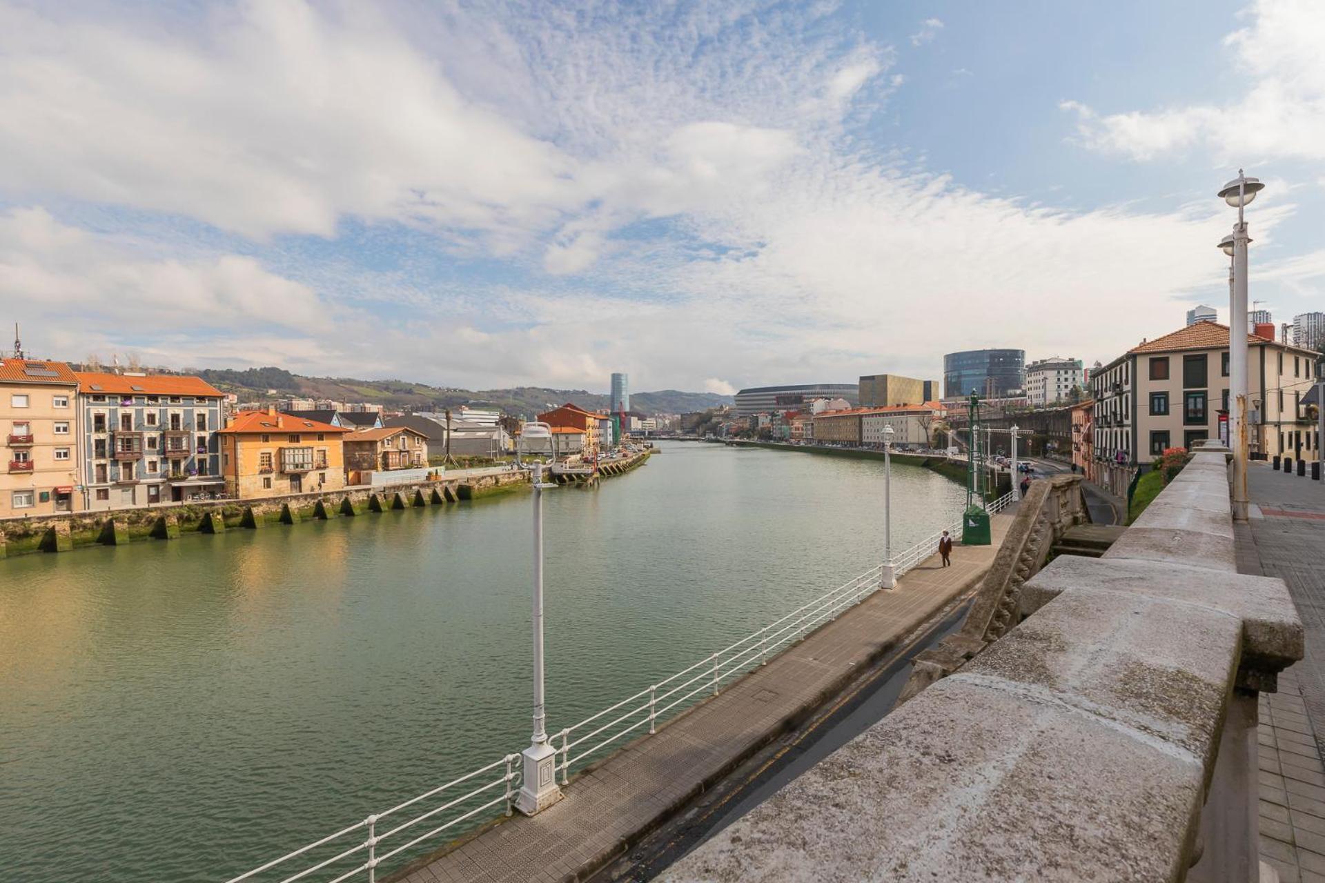 Akomodat En Apartamento Luminoso Junto Al Paseo De La Ria Bilbao Exteriör bild